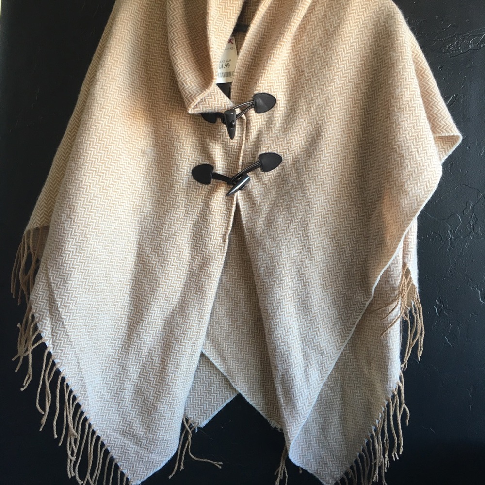 Women's Poncho TJ Maxx NEW WITH TAGS